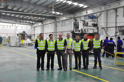 強強聯(lián)手，共探金屬包裝新未來 美國波爾制罐集團再度到訪斯萊克考察與技術(shù)交流